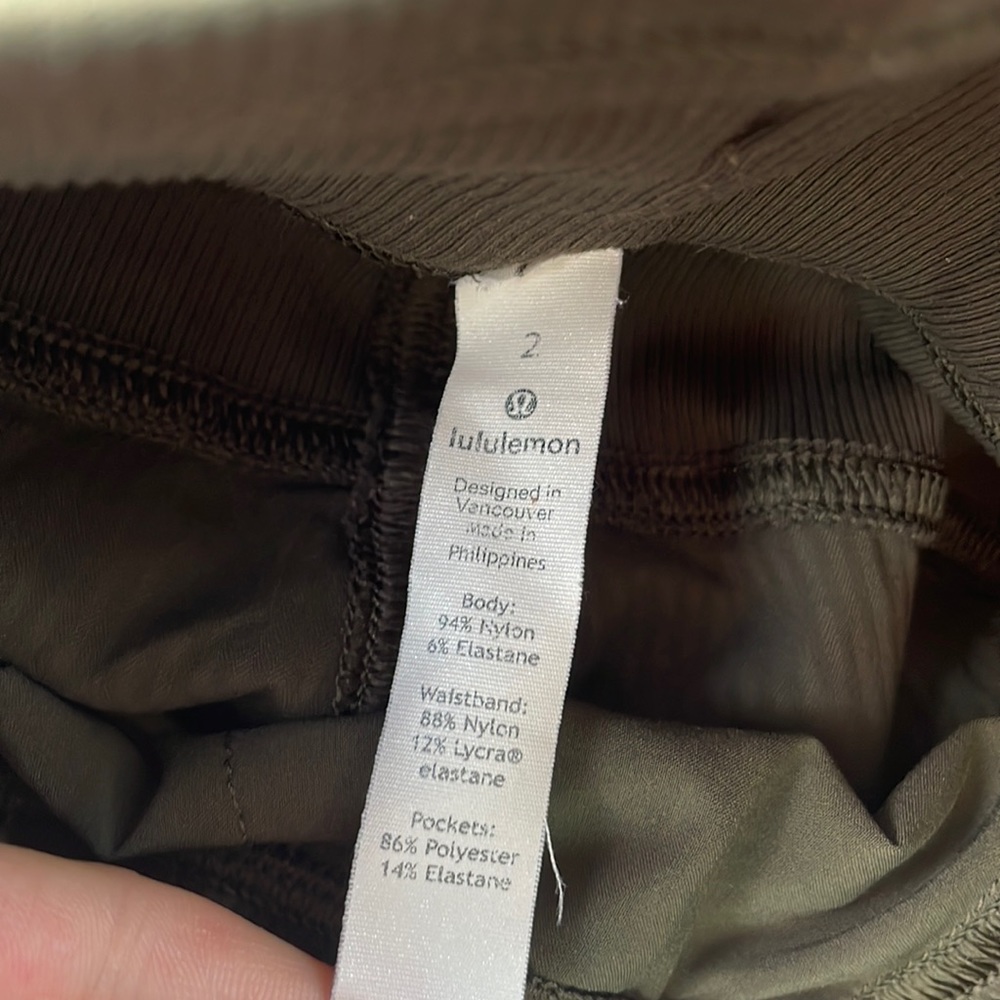 Army green size 2 lululemon pants